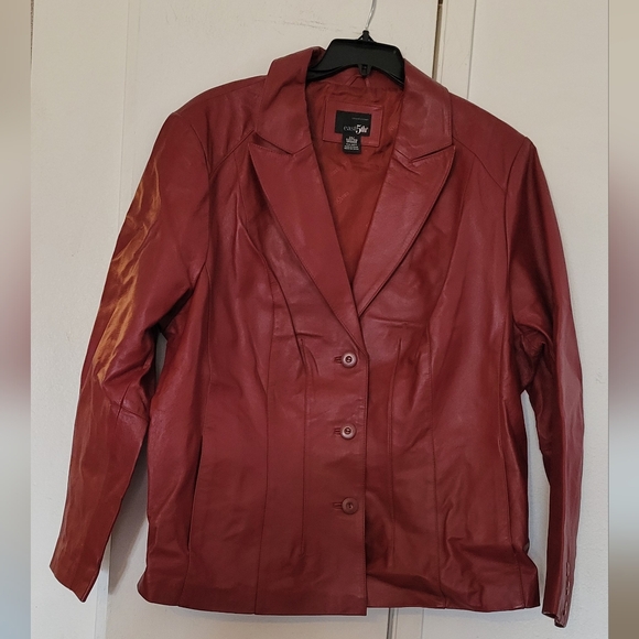 Women's Red Leather Jacket - Picture 1 of 5
